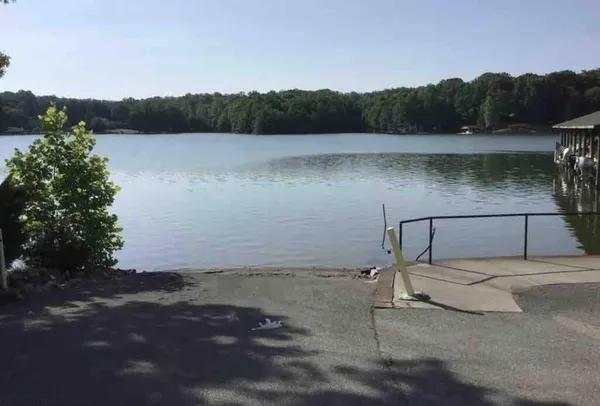 $415,000 | 1273 Graves Harbor Trail, Unit 318, Huddleston, VA 24104