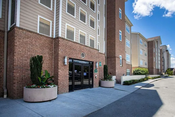 $415,000 | 1273 Graves Harbor Trail, Unit 318, Huddleston, VA 24104