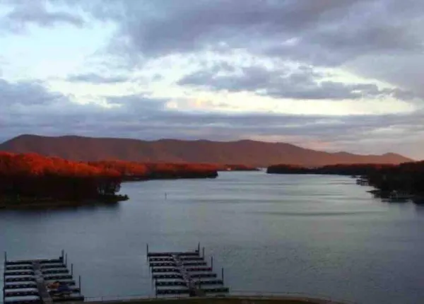 $415,000 | 1273 Graves Harbor Trail, Unit 318, Huddleston, VA 24104