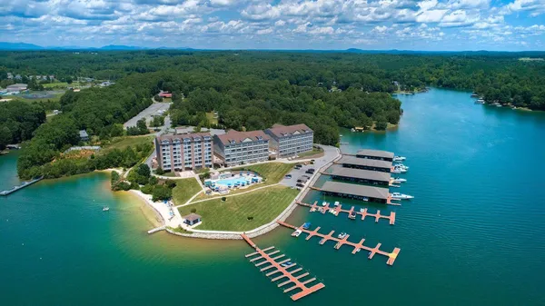 $415,000 | 1273 Graves Harbor Trail, Unit 318, Huddleston, VA 24104