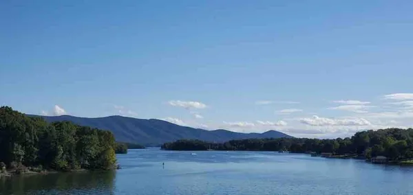 $415,000 | 1273 Graves Harbor Trail, Unit 318, Huddleston, VA 24104