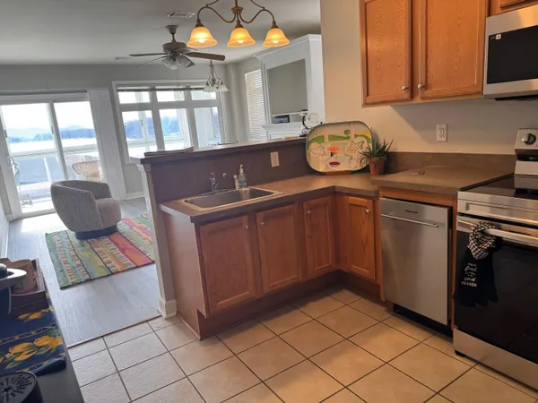 $415,000 | 1273 Graves Harbor Trail, Unit 318, Huddleston, VA 24104