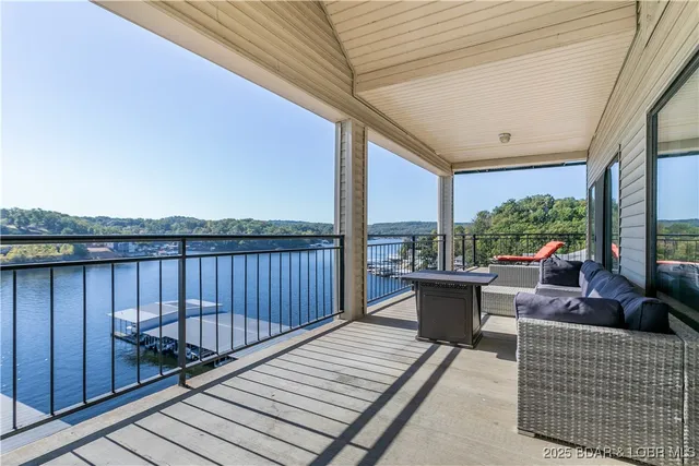 $399,900 | 106 Falls Point Drive, Unit 8C, Lake Ozark, MO 65049