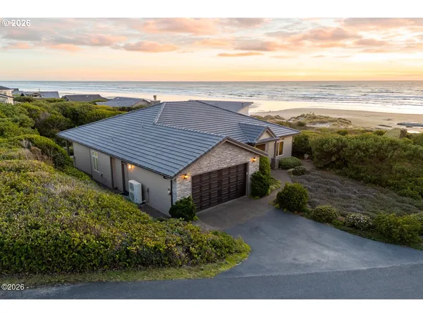 $875,000 | 4271 Northwest Hidden Lake Loop, Waldport, OR 97394