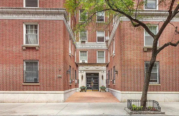 $650,000 | 345 West 55th Street, Unit 5A | Hell's Kitchen