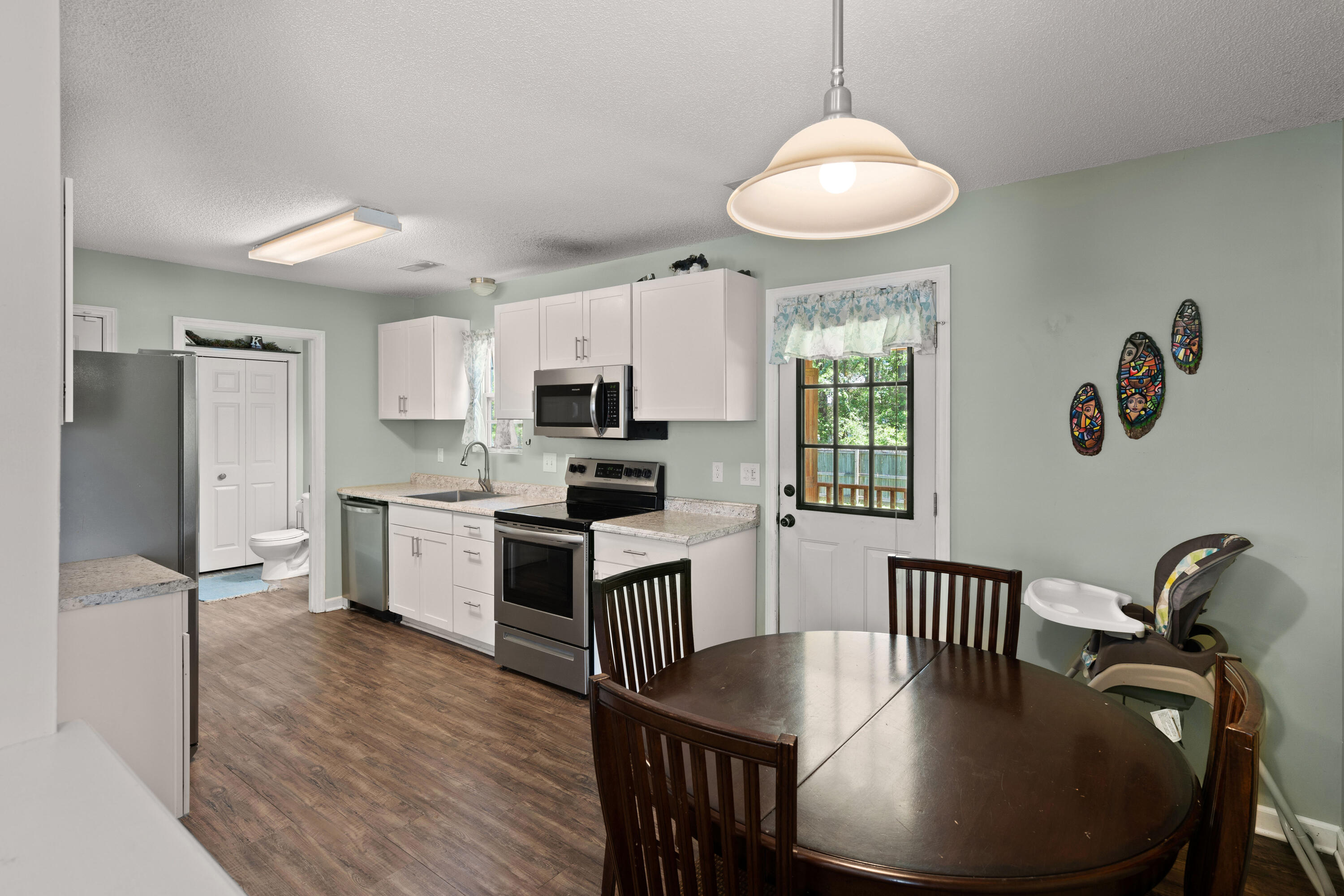 308 Lancaster Road Summerville, SC 29485 - Photo 11 of 30 11