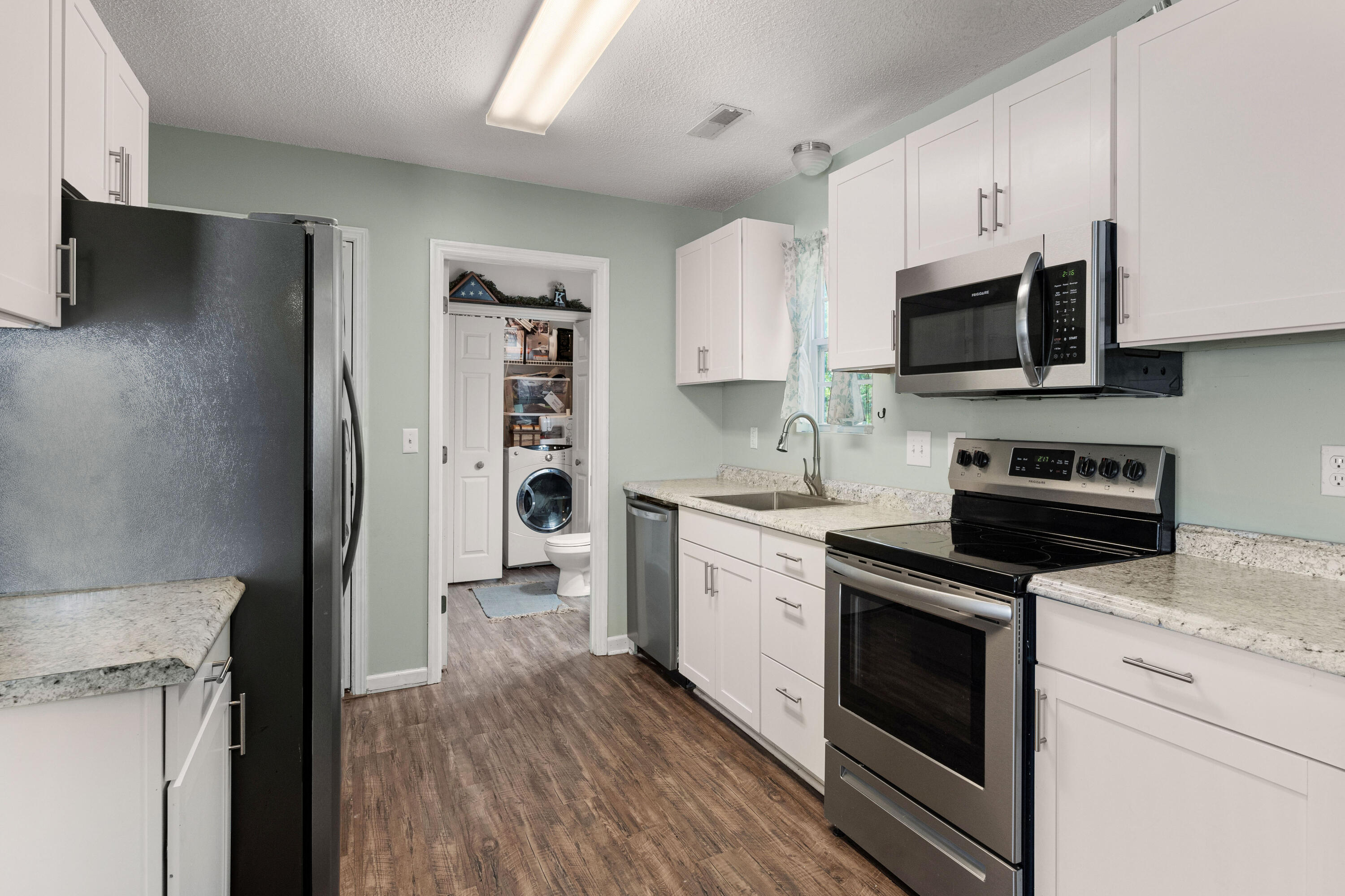 308 Lancaster Road Summerville, SC 29485 - Photo 15 of 30 15