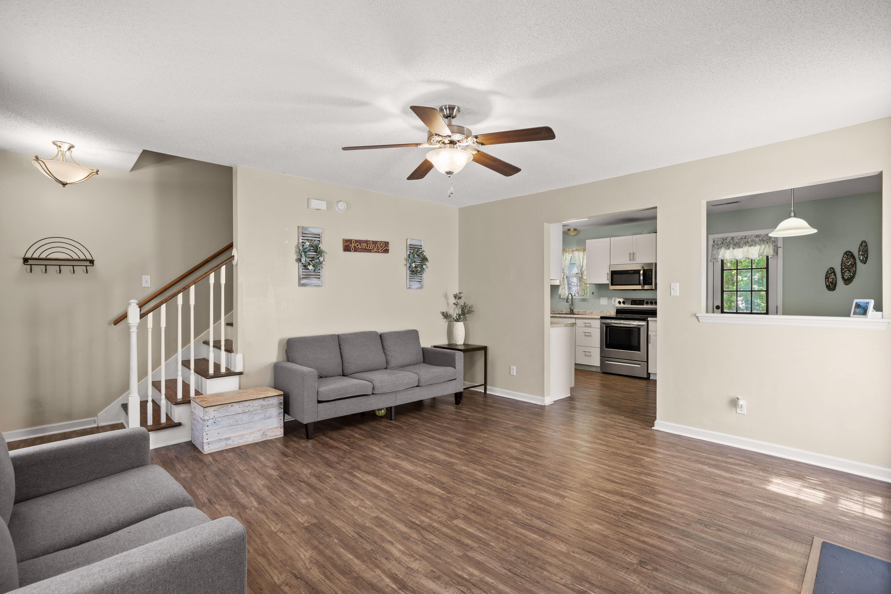 308 Lancaster Road Summerville, SC 29485 - Photo 8 of 30 8