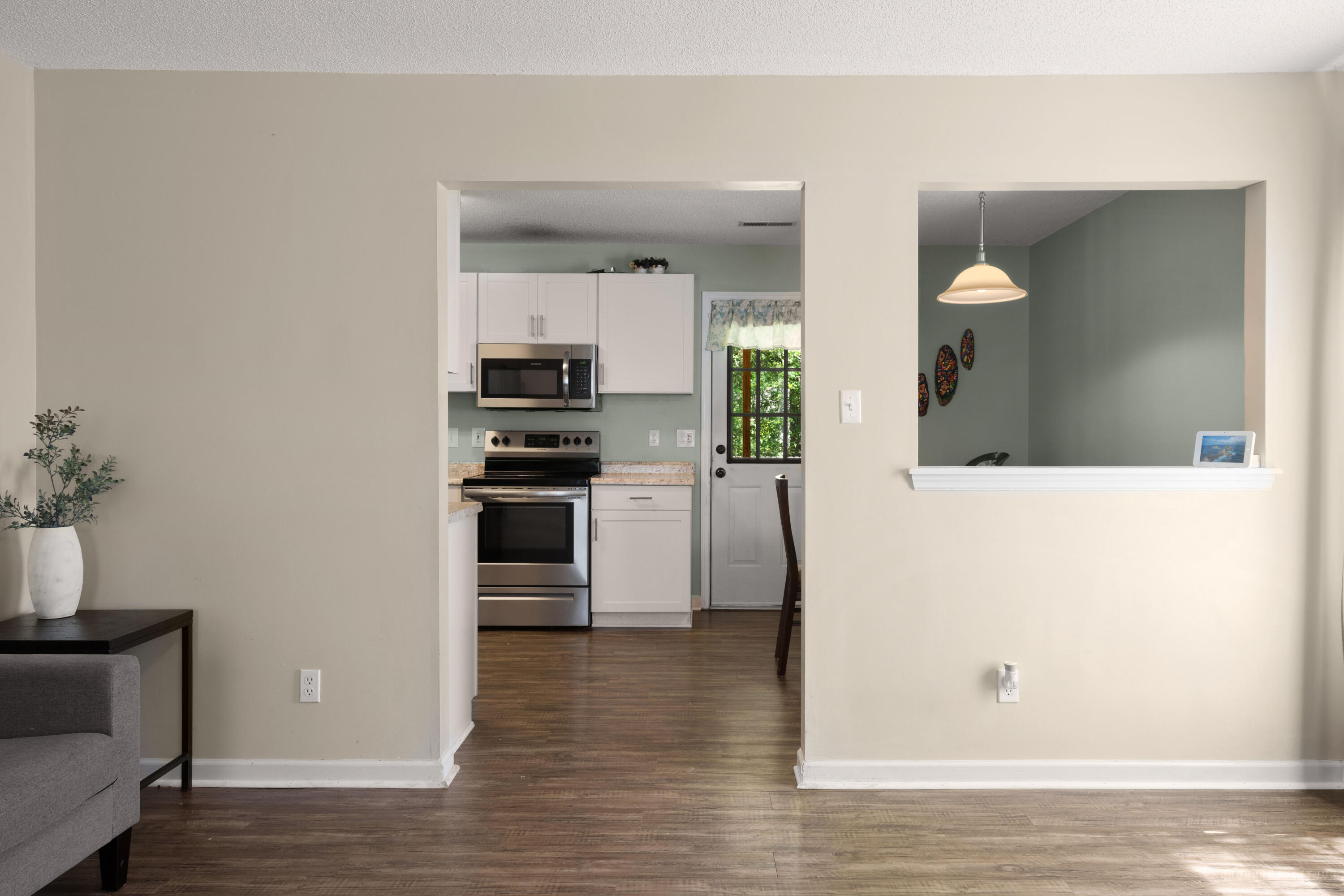 308 Lancaster Road Summerville, SC 29485 - Photo 10 of 30 10