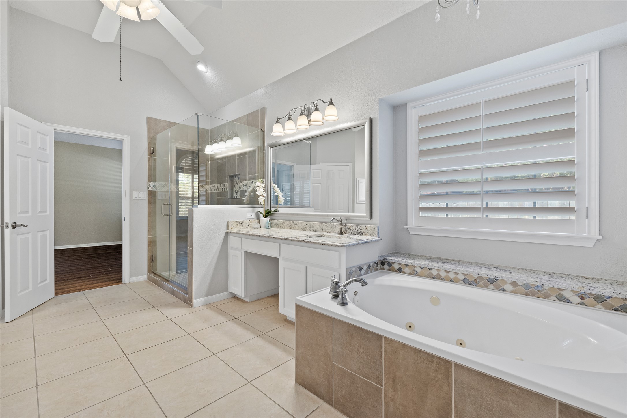 31000 Clearwater Court Georgetown, TX 78628 - Photo 35 of 39 a bathroom with a bathtub and a sink