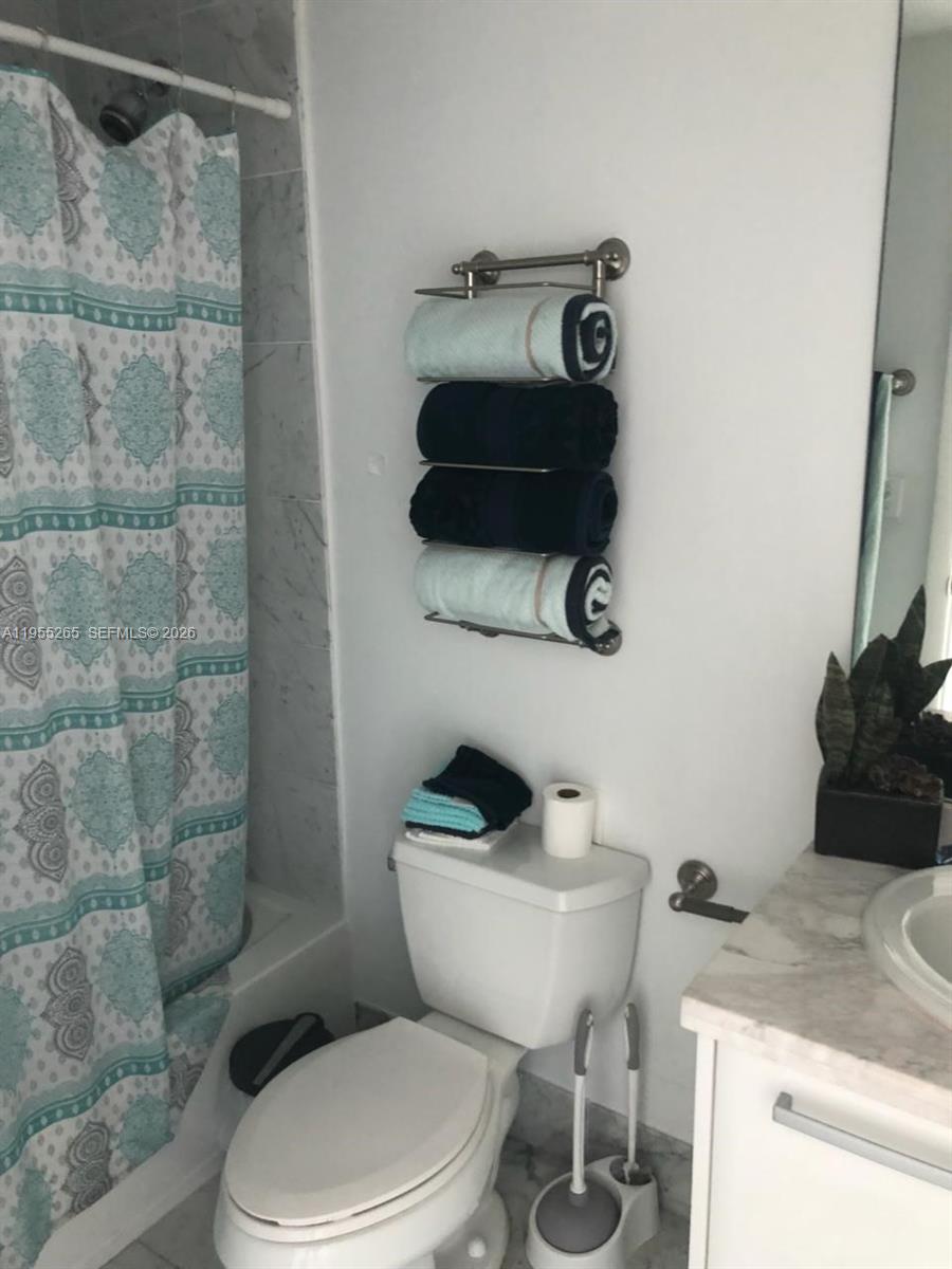 253 Northeast 2nd Street, Unit 3509 Miami, FL 33132 - Photo 11 of 19