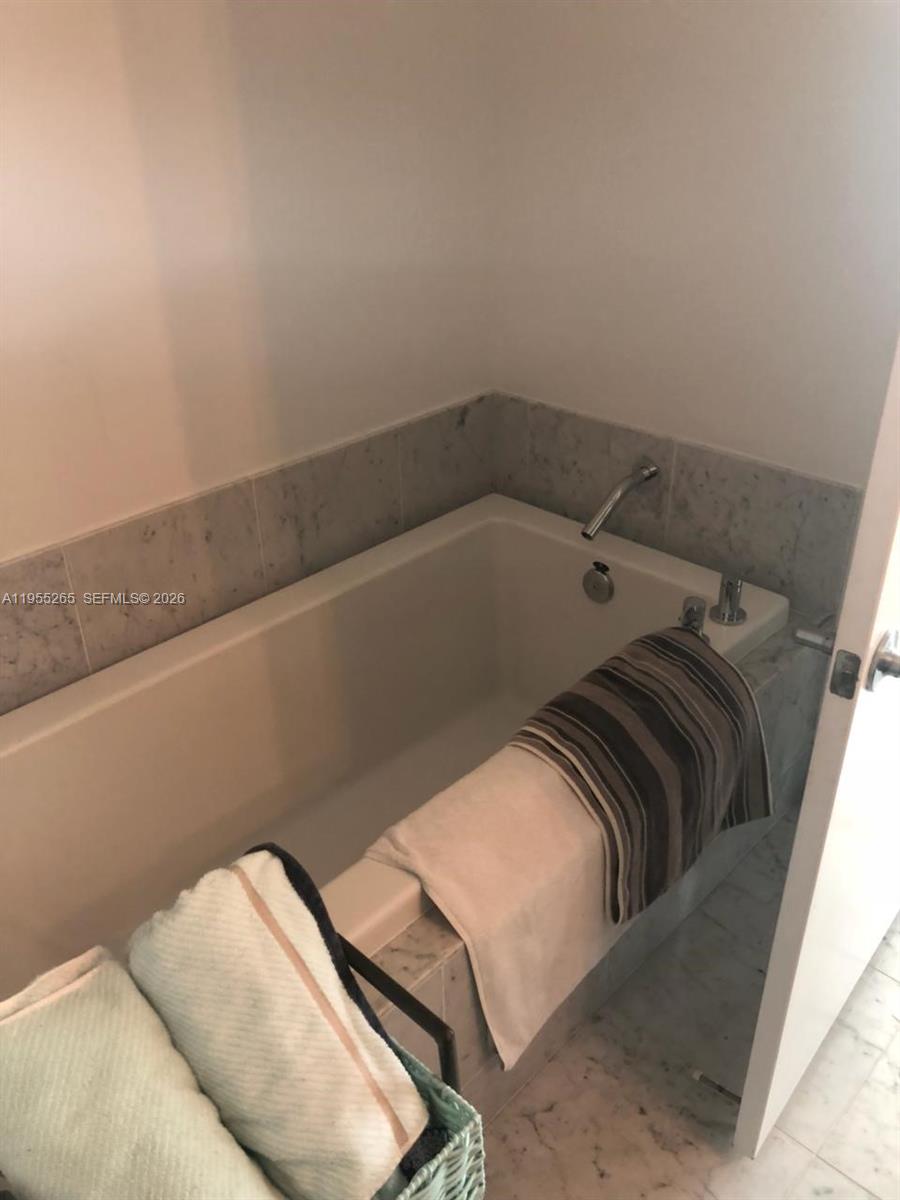 253 Northeast 2nd Street, Unit 3509 Miami, FL 33132 - Photo 16 of 19