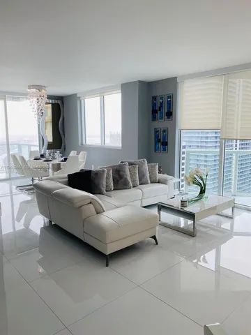 $5,000 | 253 Northeast 2nd Street, Unit 3509, Miami, FL 33132