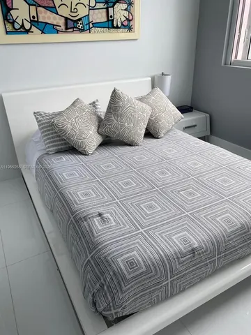 $5,000 | 253 Northeast 2nd Street, Unit 3509, Miami, FL 33132