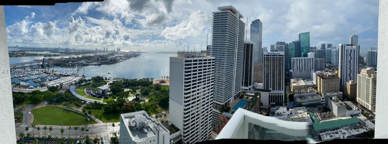 253 Northeast 2nd Street, Unit 3509 Miami, FL 33132 - Photo 8 of 19