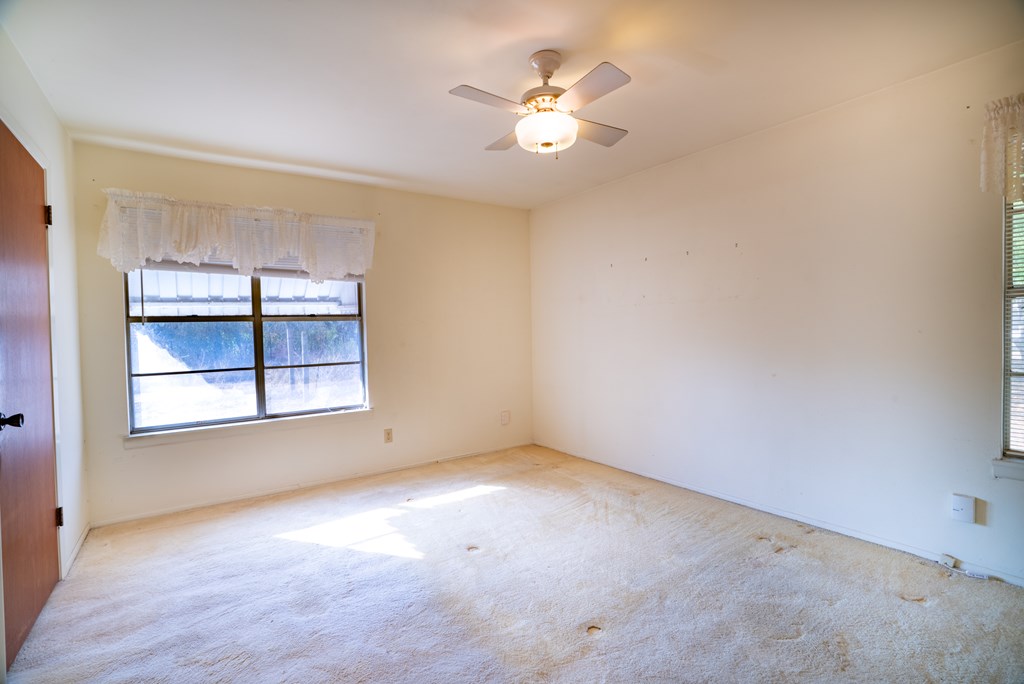 195 Red Bird Loop Center Point, TX 78010 - Photo 15 of 32 Gallery Image 15