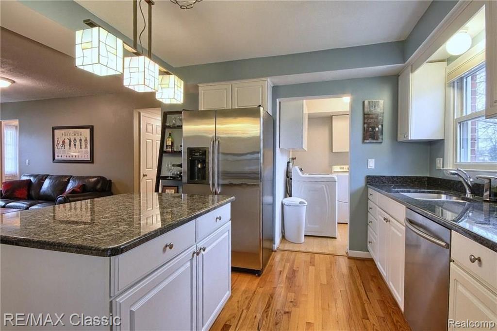 32303 Craftsbury Road Farmington Hills, MI 48334 - Photo 7 of 31