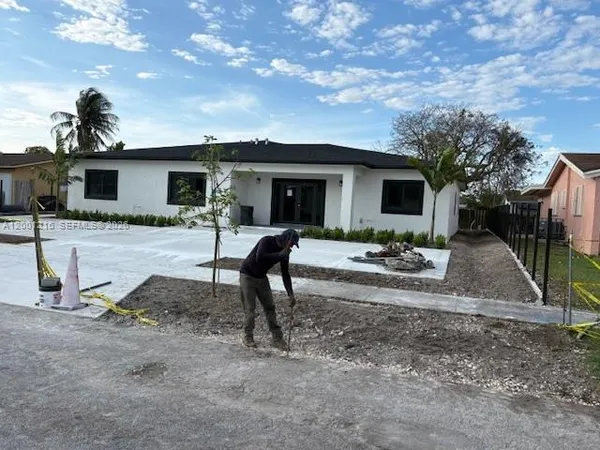 $900,000 | 14231 Southwest 286th Street, Homestead, FL 33033