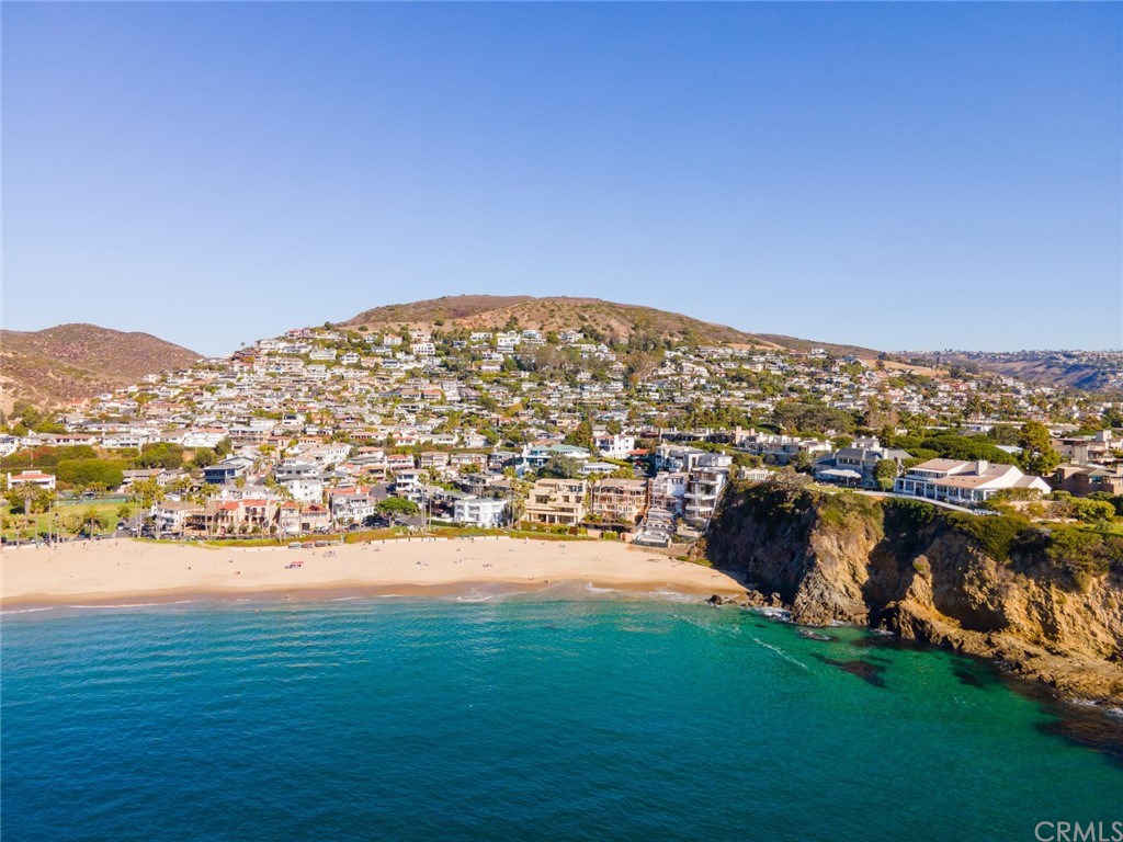 4 Emerald Bay Laguna Beach, CA 92651 - Photo 11 of 75 a view of a city