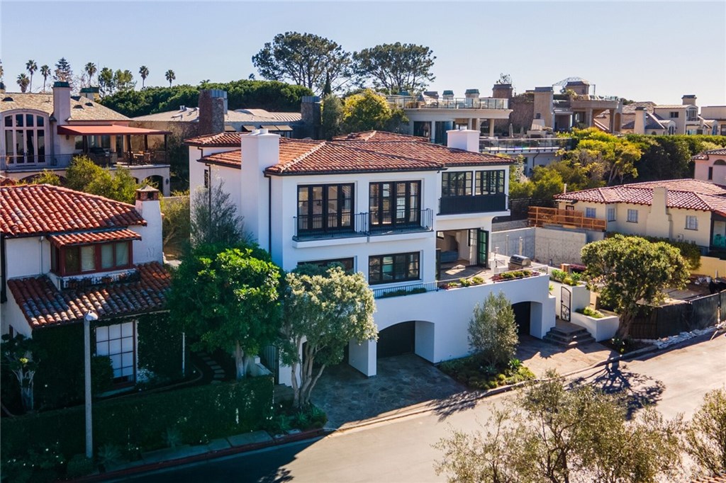 4 Emerald Bay Laguna Beach, CA 92651 - Photo 7 of 75