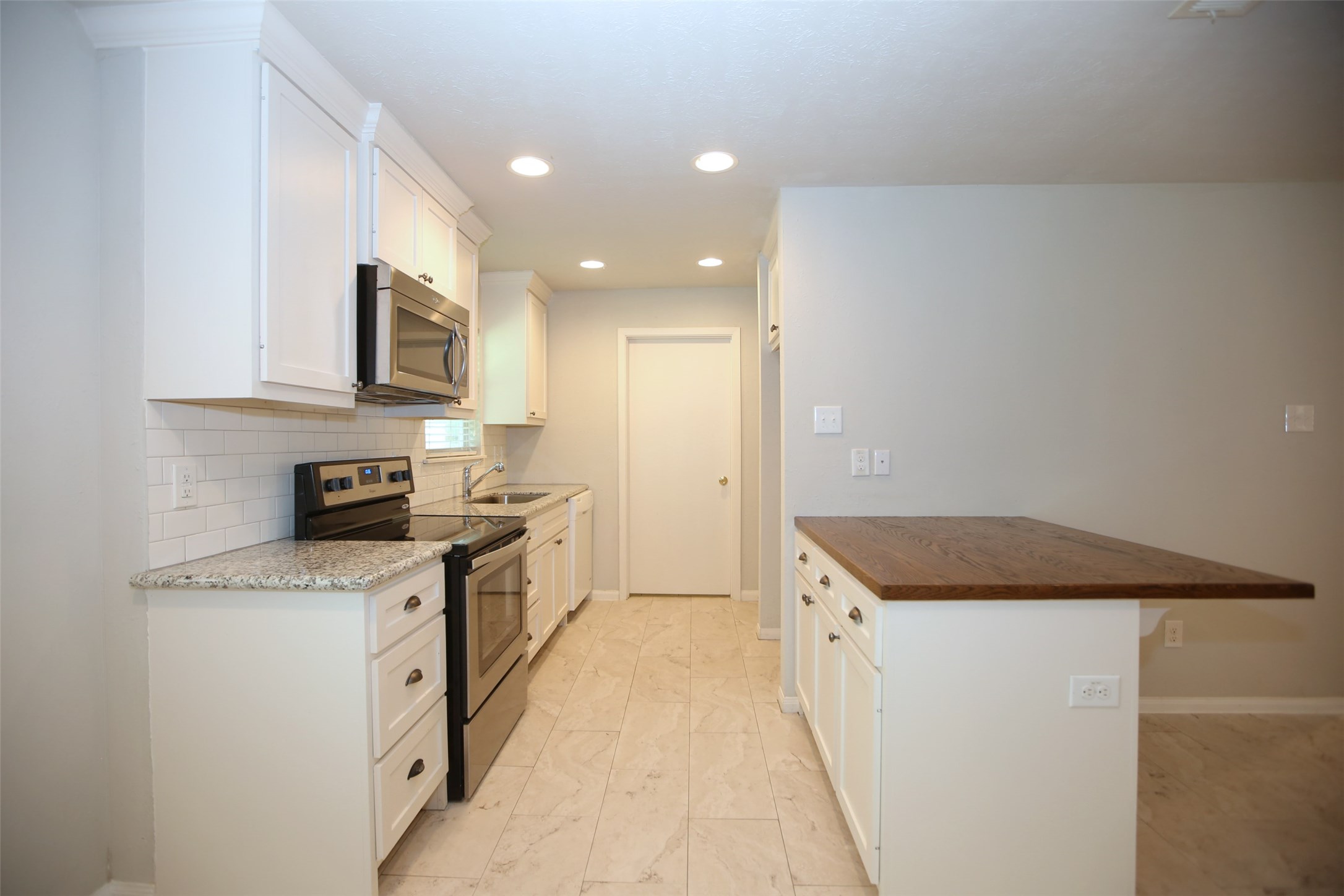 6123 Grape Street Houston, TX 77074 - Photo 6 of 18