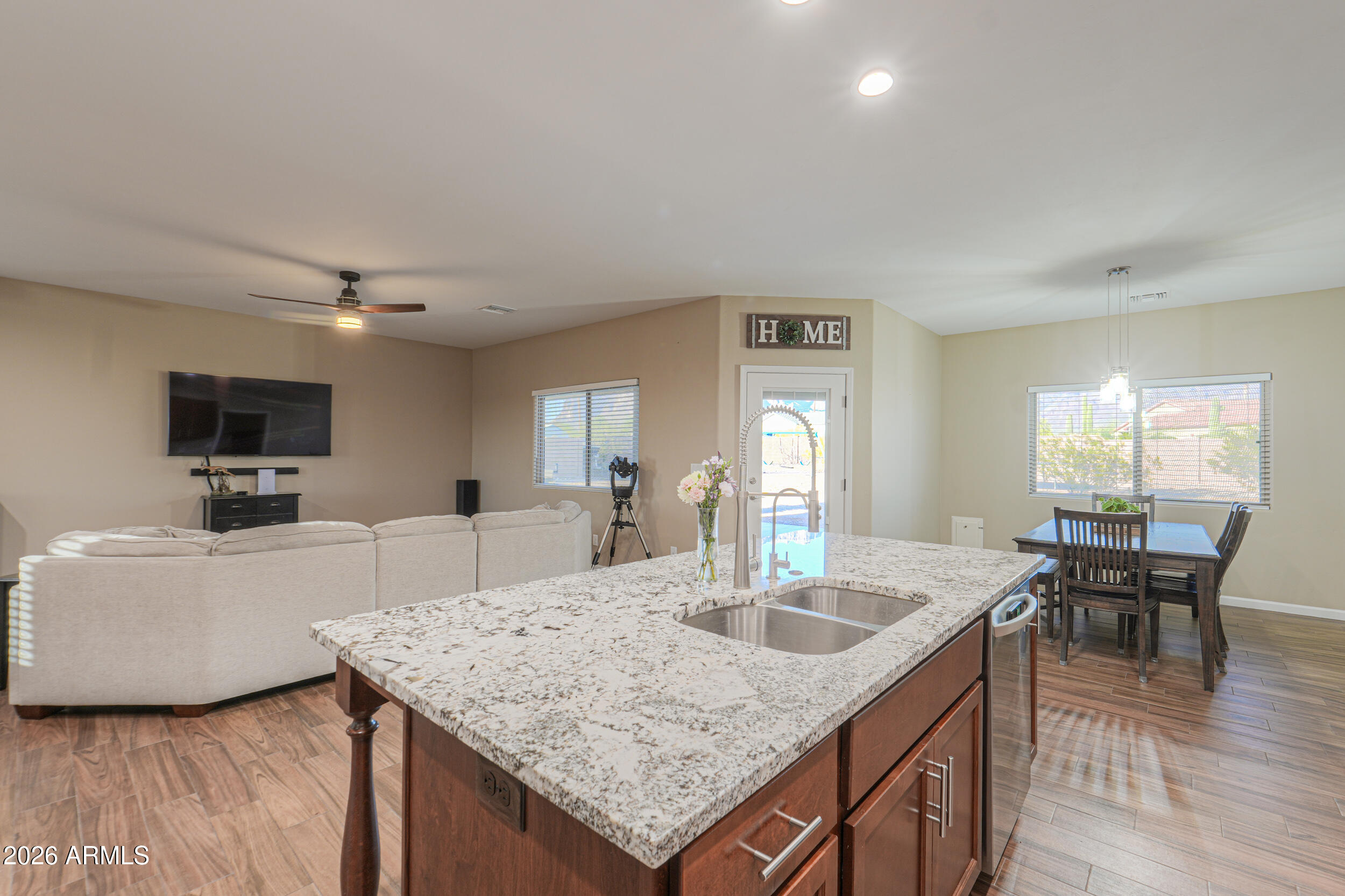 1487 South Mountain View Road Apache Junction, AZ 85119 - Photo 15 of 60 1487 S Mountain View Rd