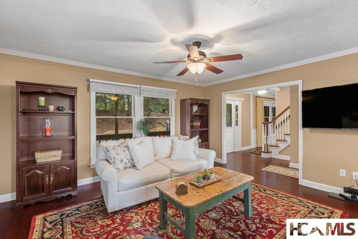 341 Trays Island Road Sapphire, NC 28774 - Photo 9 of 64 Gallery Image 9