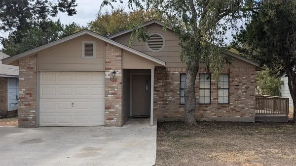$1,500 | 1109 North Bishop Street, San Marcos, TX 78666