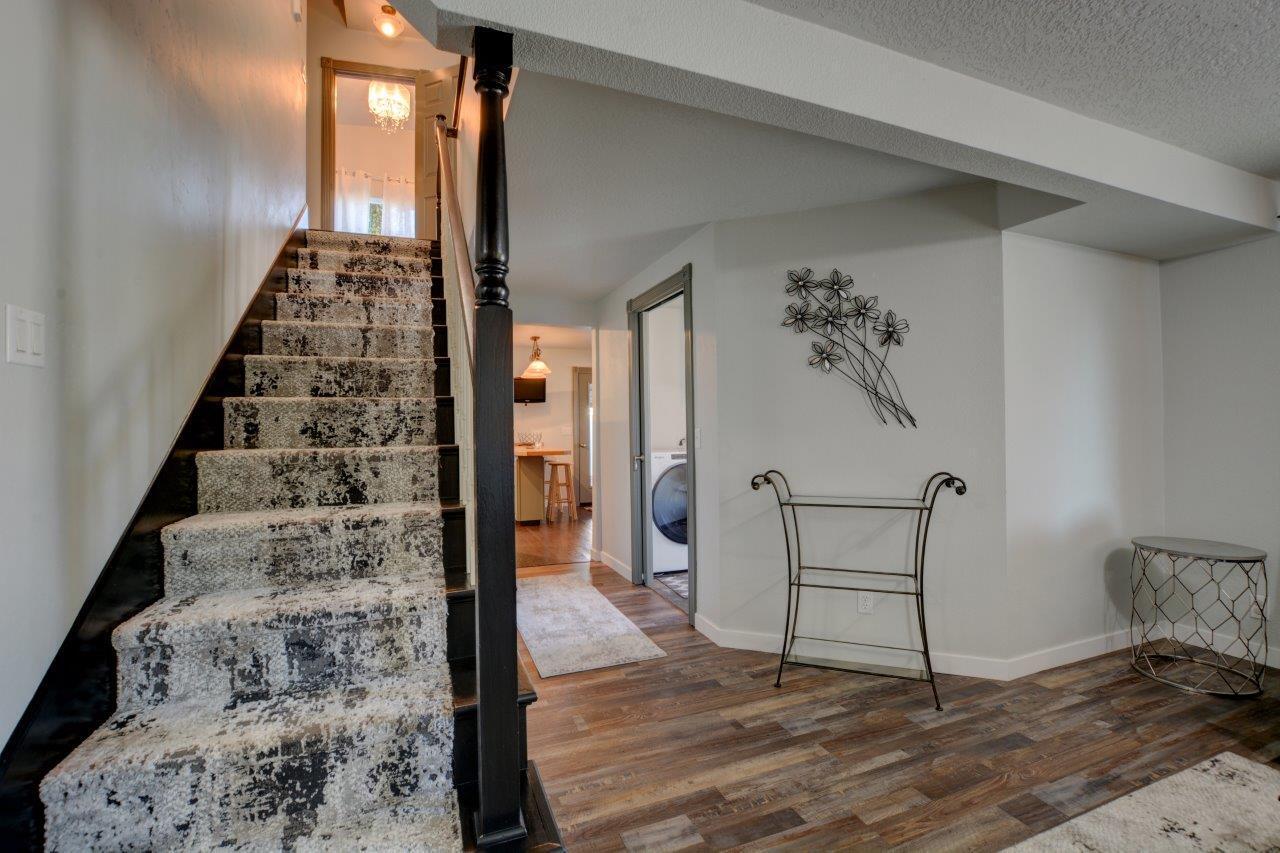 2194 Lower River Road Grants Pass, OR 97526 - Photo 30 of 56 Stairs
