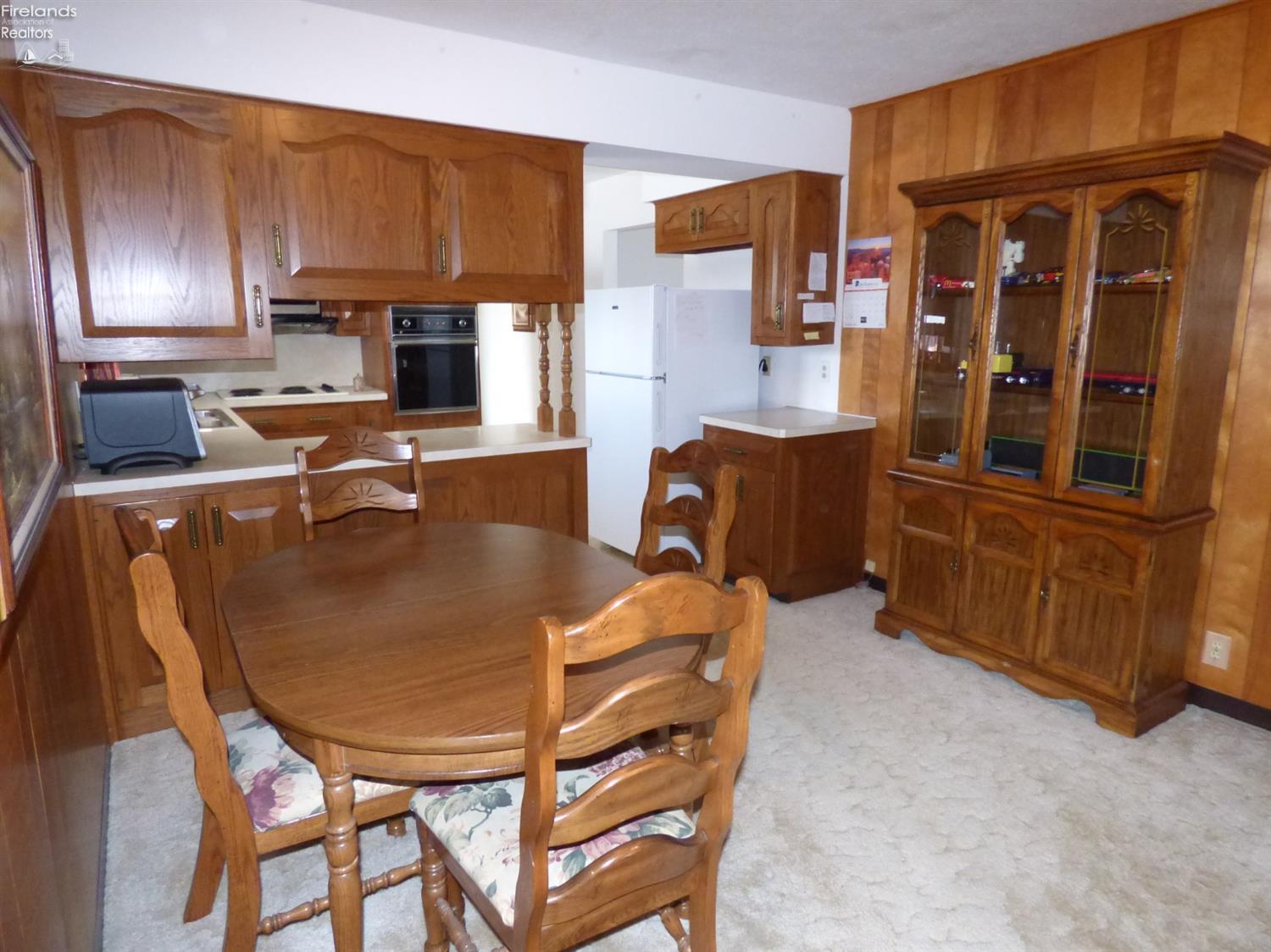 3618 West Harbor Road Port Clinton, OH 43452 - Photo 8 of 32 Gallery Image 8