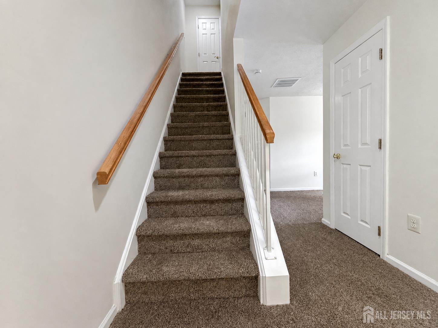 151-151 Prestwick Way Edison, NJ 08820 - Photo 12 of 18 Gallery Image 12