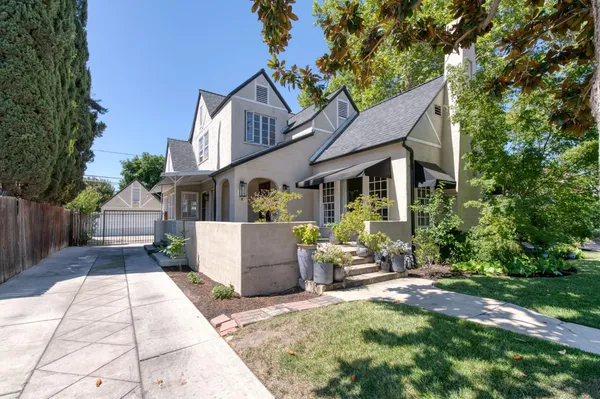 $580,000 | 544 East Clinton Avenue, Fresno, CA 93704
