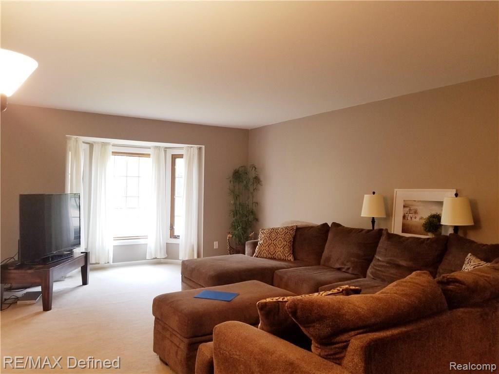 15340 Roxbury Circle, Unit 72 Macomb, MI 48044 - Photo 8 of 26 20171106_102546.jpg