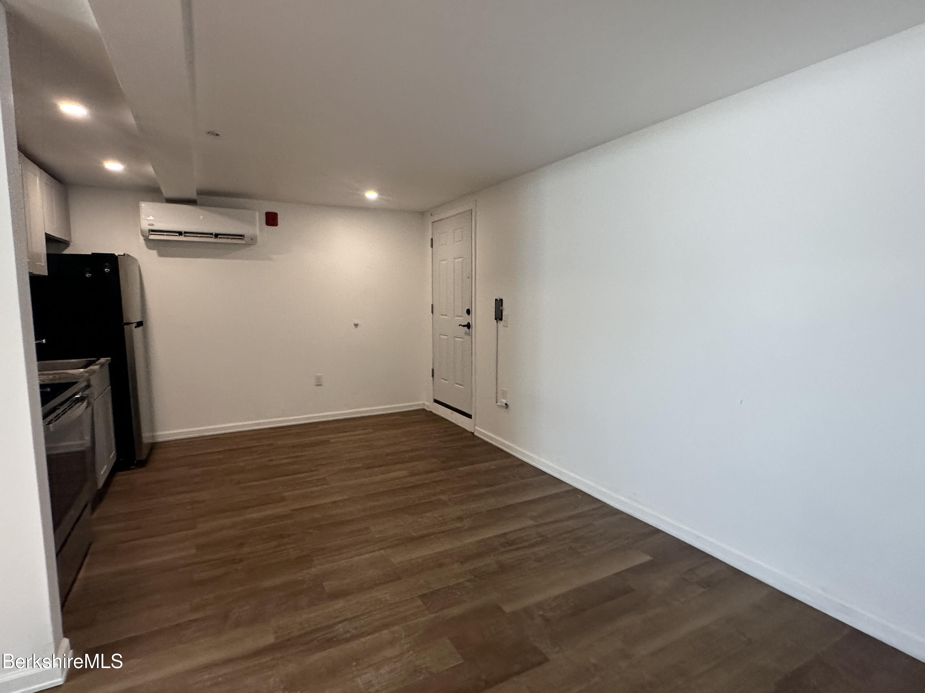 235 East Street, Unit 27 Pittsfield, MA 01201 - Photo 4 of 7 Kitchen