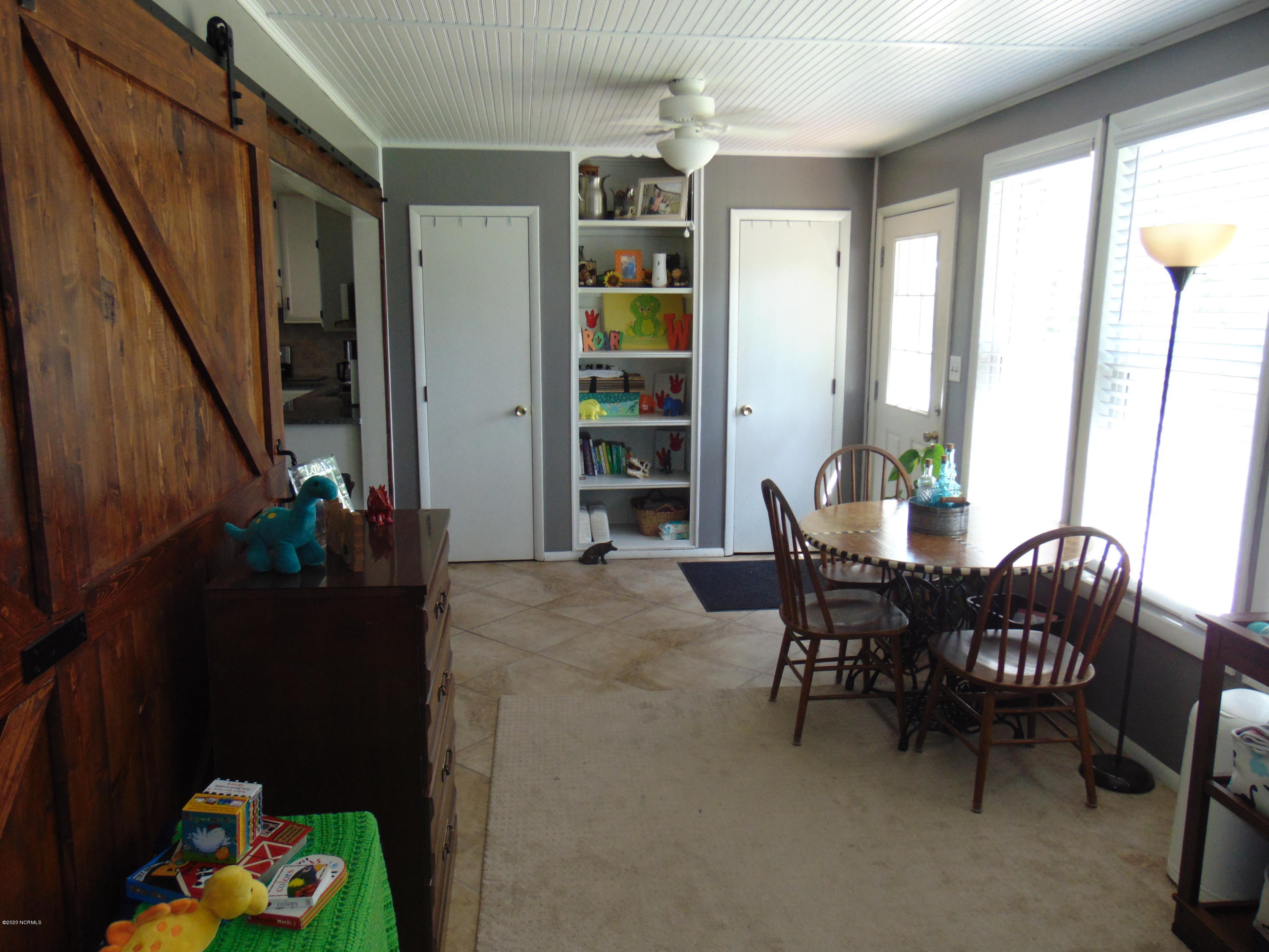 4111 Plantation Road Morehead City, NC 28557 - Photo 12 of 34 Sun room