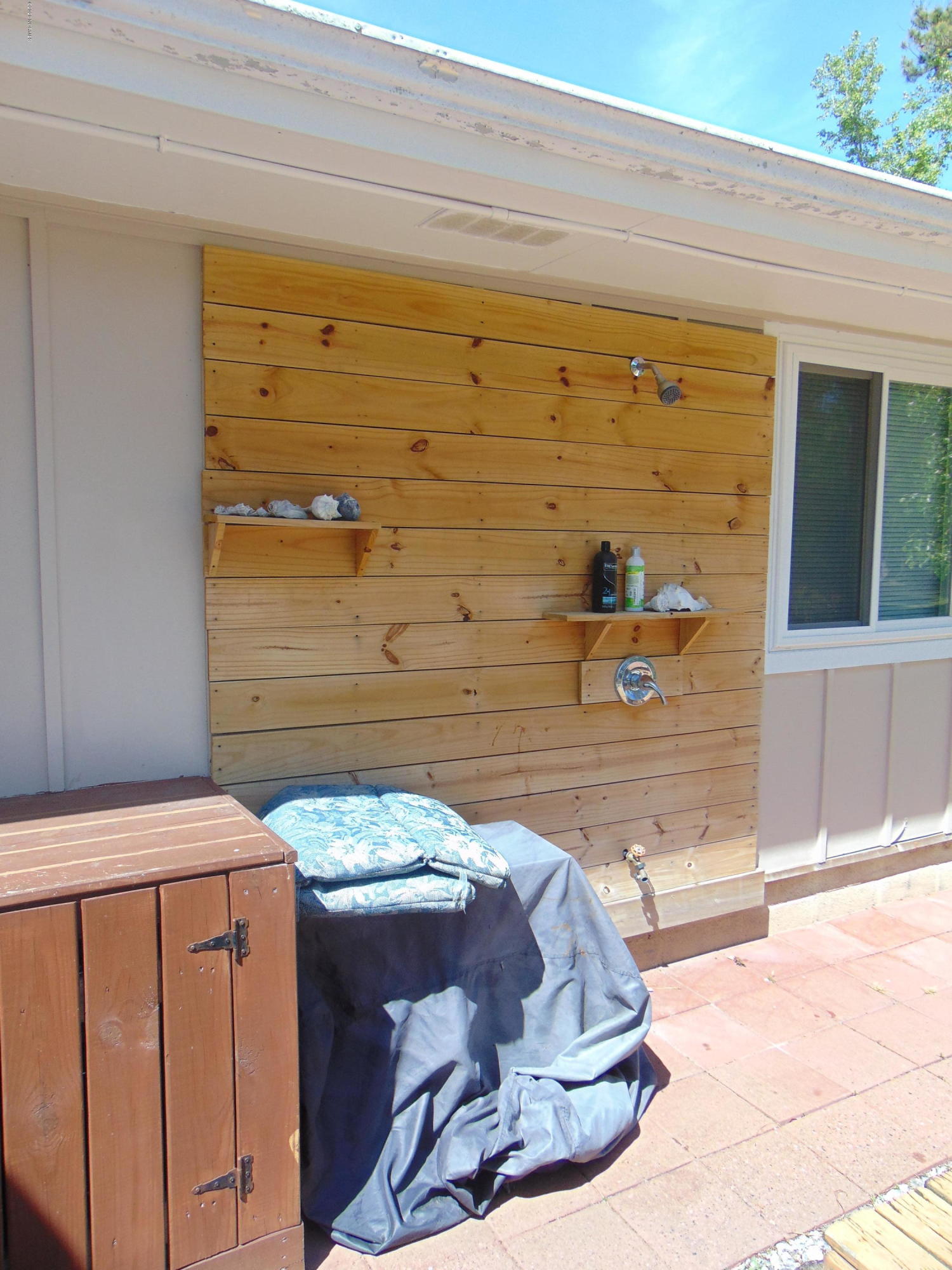 4111 Plantation Road Morehead City, NC 28557 - Photo 29 of 34 Outdoor shower