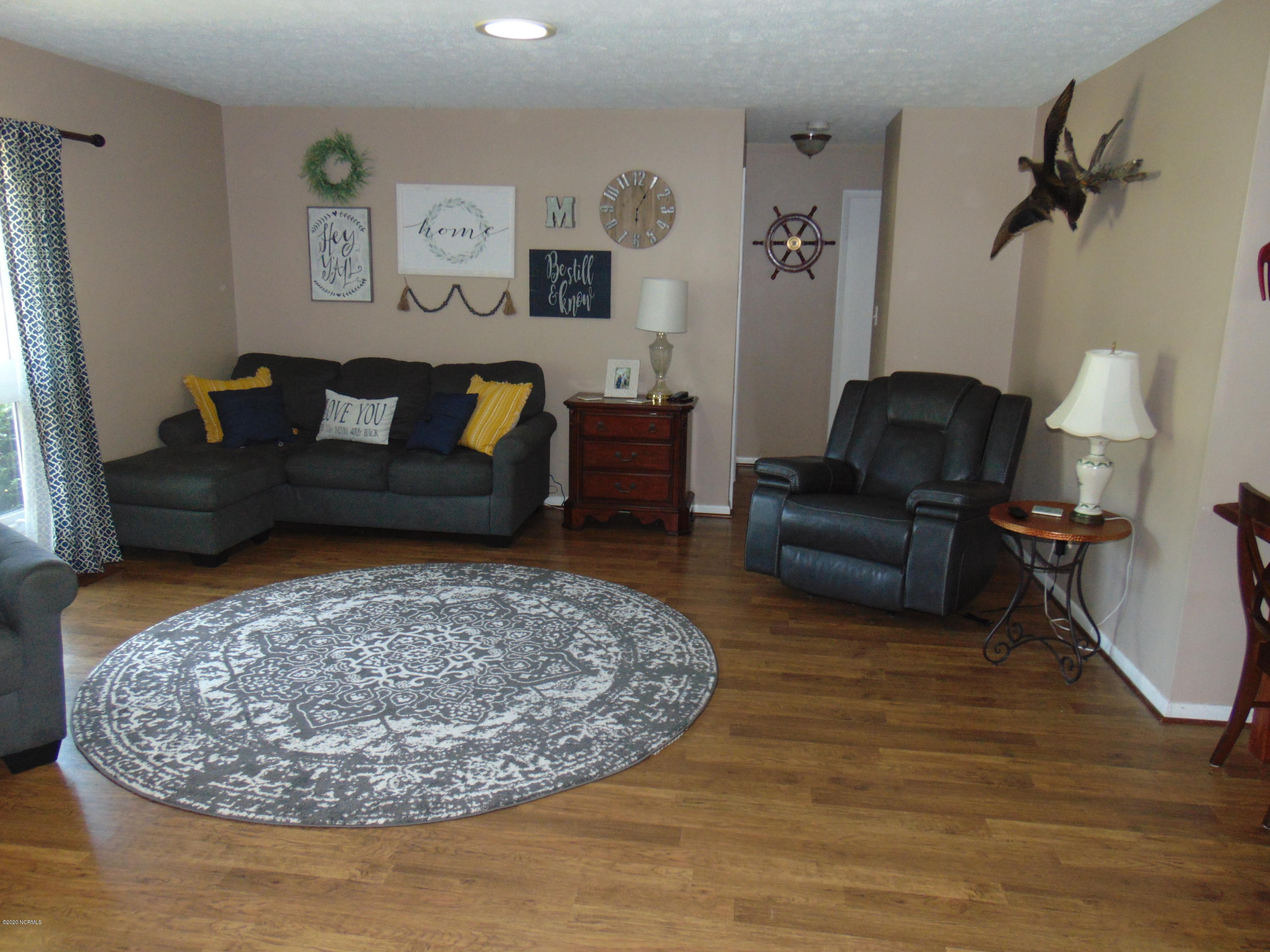 4111 Plantation Road Morehead City, NC 28557 - Photo 4 of 34 Living room