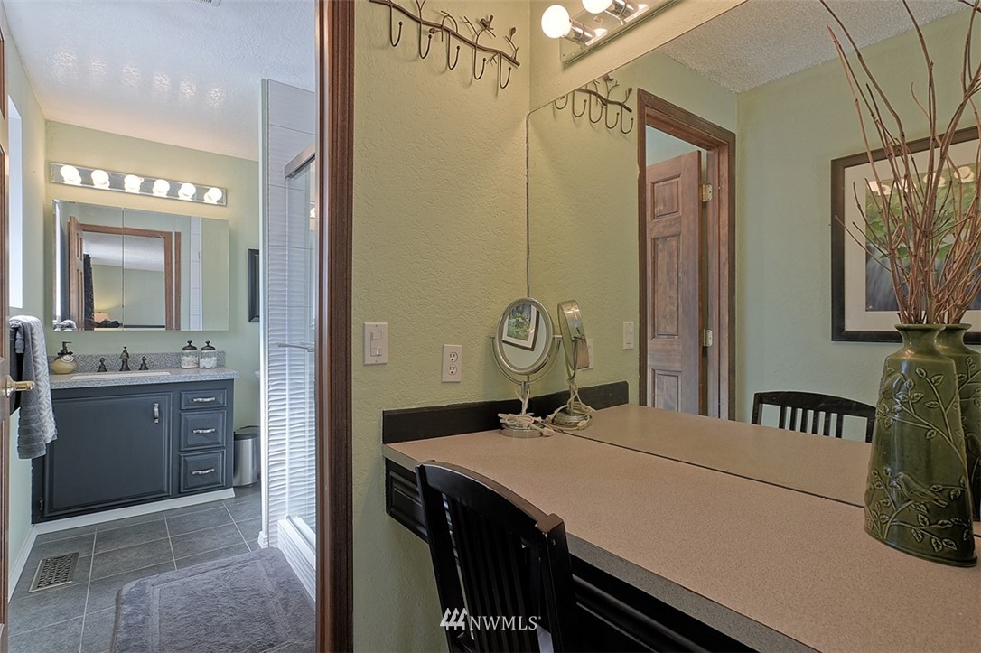 17417 Brook Boulevard Bothell, WA 98012 - Photo 12 of 24