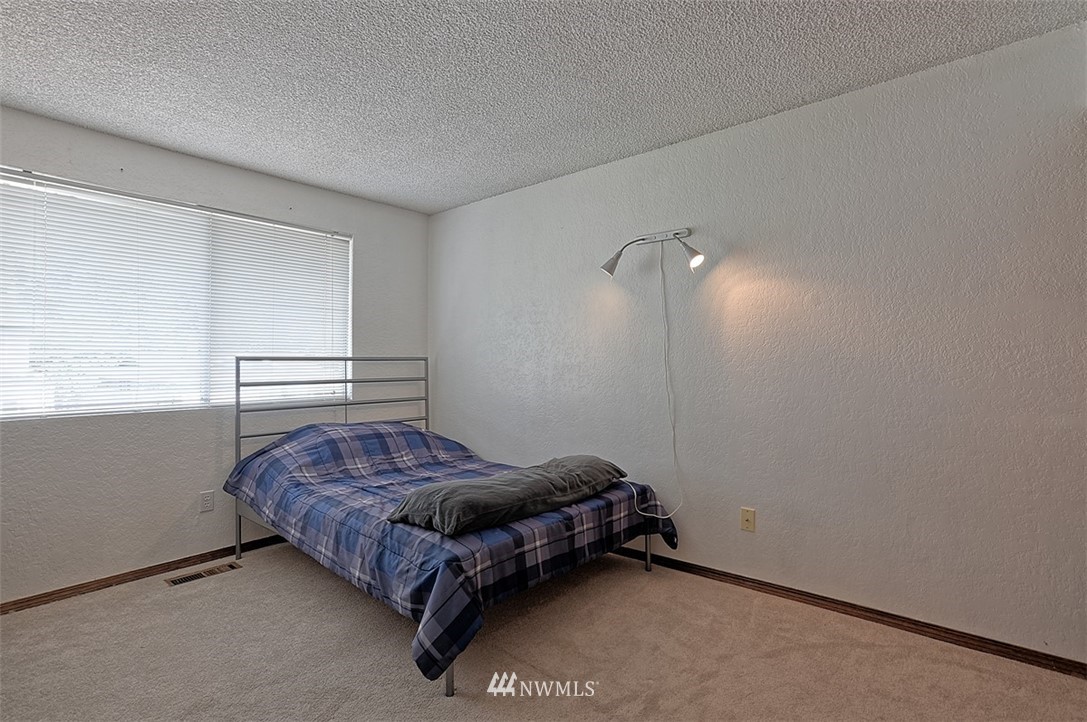 17417 Brook Boulevard Bothell, WA 98012 - Photo 14 of 24