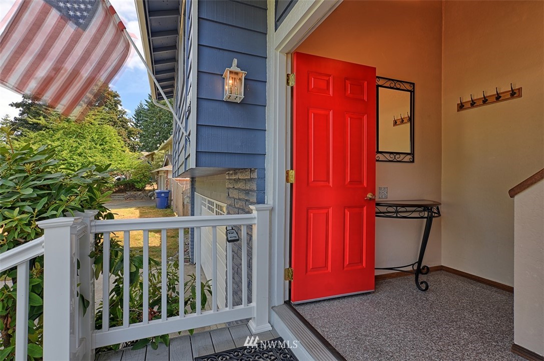 17417 Brook Boulevard Bothell, WA 98012 - Photo 3 of 24