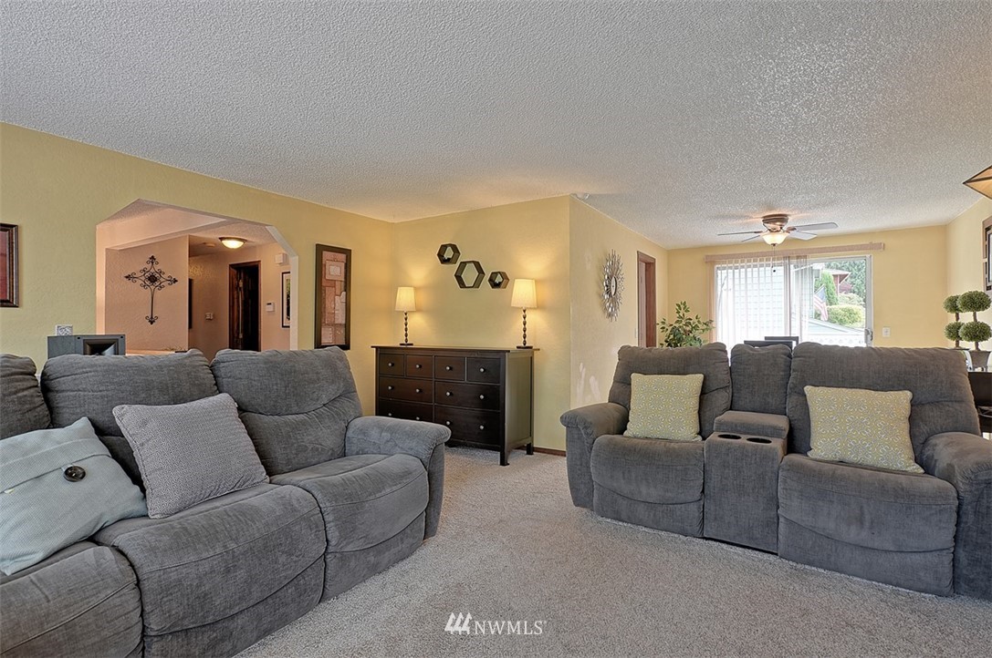17417 Brook Boulevard Bothell, WA 98012 - Photo 6 of 24