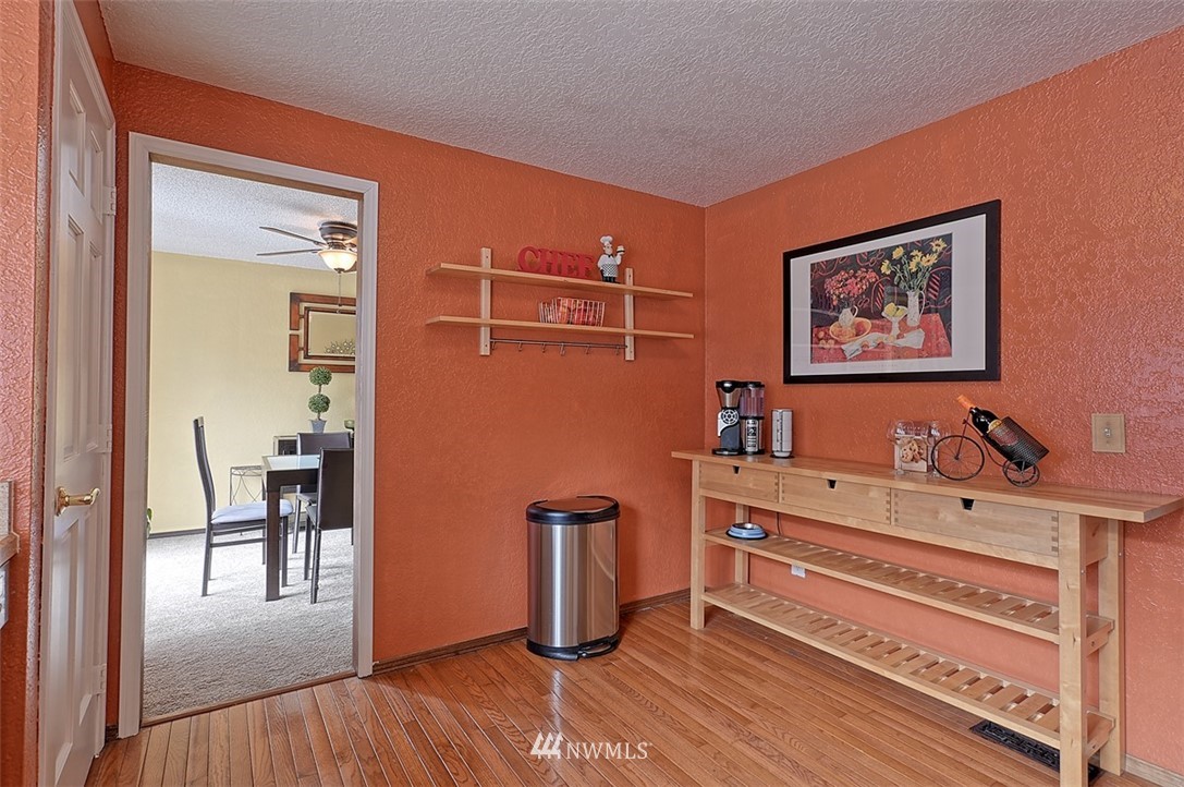 17417 Brook Boulevard Bothell, WA 98012 - Photo 8 of 24