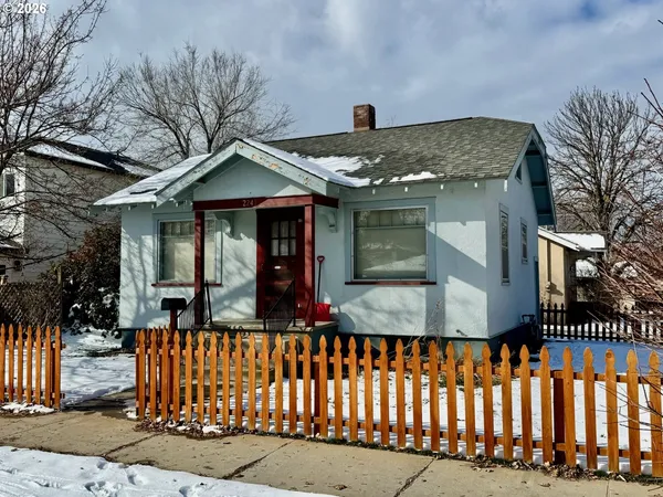 $225,000 | 2243 3rd Street, Baker City, OR 97814