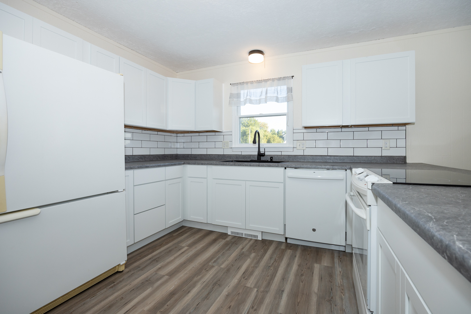 17487 Walden Road Hudson, IL 61748 - Photo 12 of 45 Gallery Image 12
