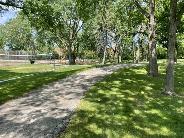 $2,200 | 8936 North Parkside Avenue, Unit 311, Des Plaines, IL 60016