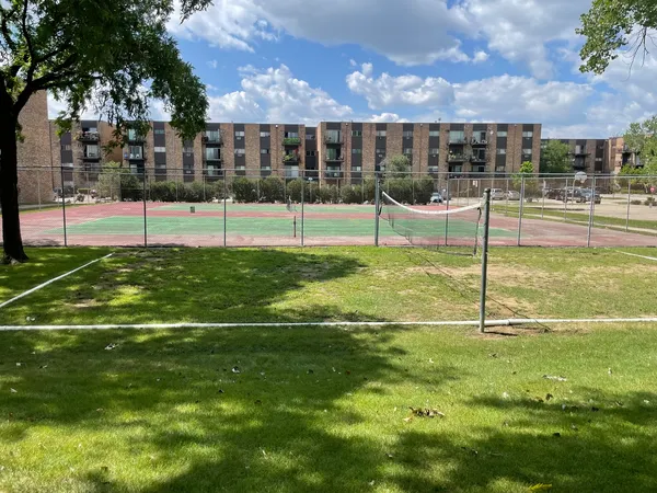 $2,200 | 8936 North Parkside Avenue, Unit 311, Des Plaines, IL 60016