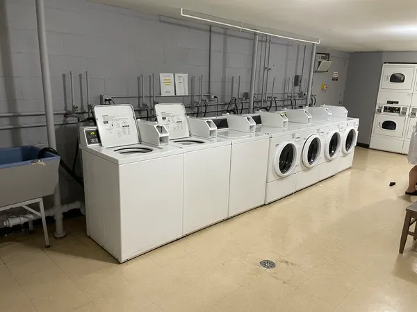 $2,200 | 8936 North Parkside Avenue, Unit 311, Des Plaines, IL 60016