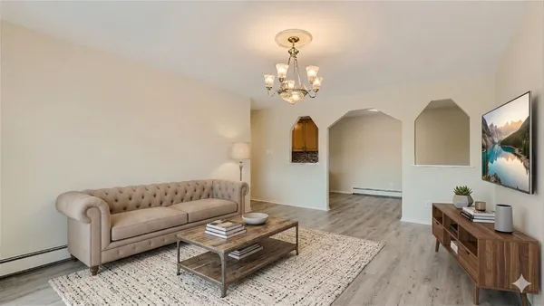 $2,200 | 8936 North Parkside Avenue, Unit 311, Des Plaines, IL 60016