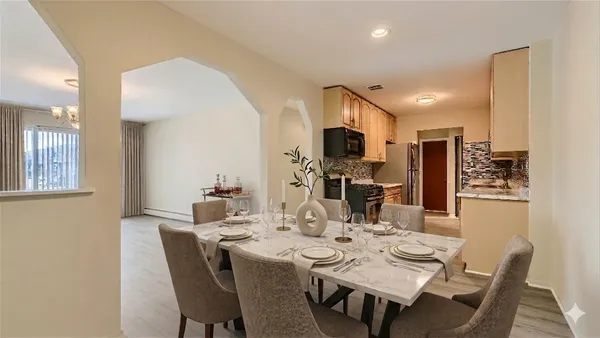 $2,200 | 8936 North Parkside Avenue, Unit 311, Des Plaines, IL 60016
