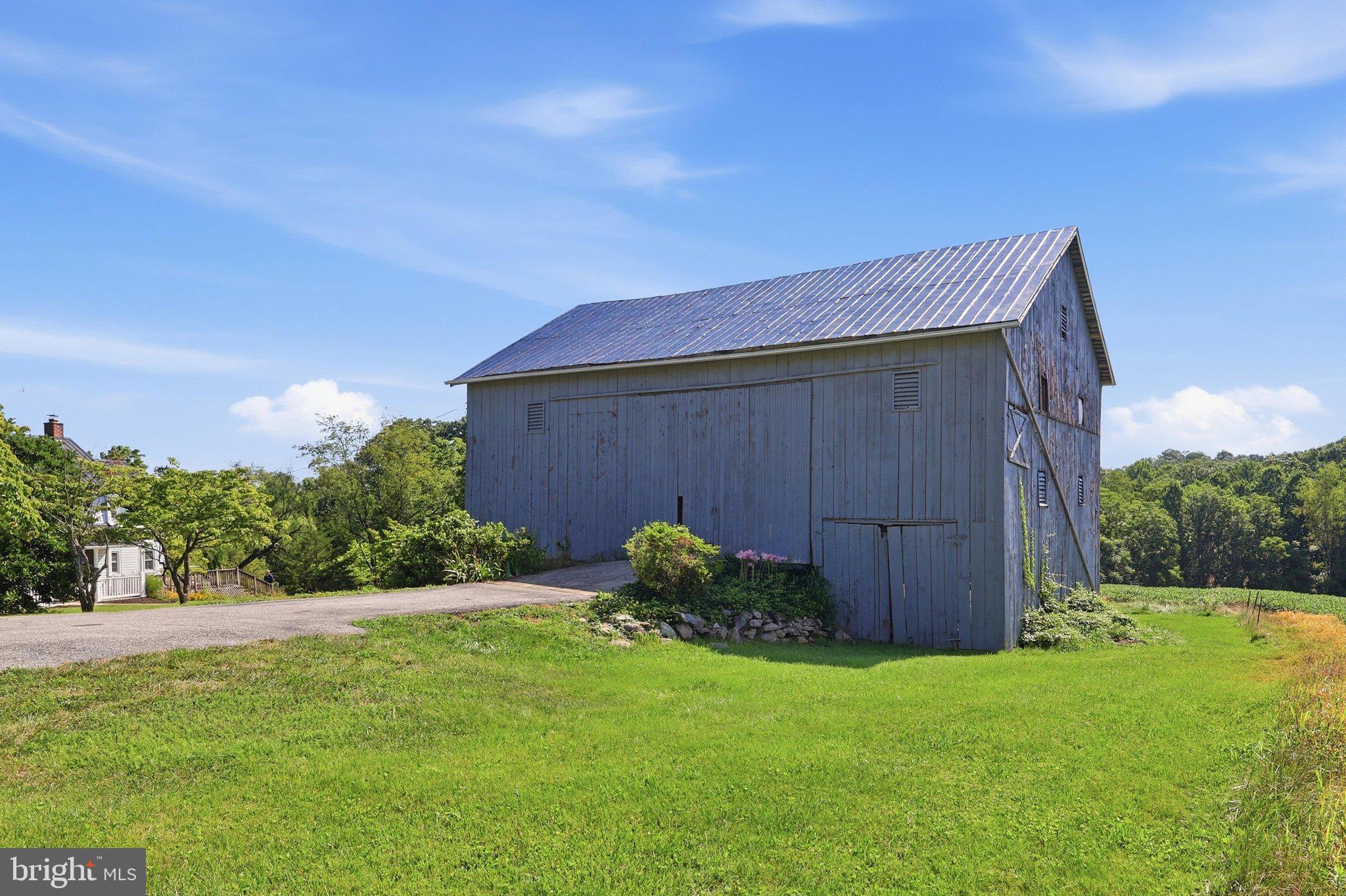 11801 Warner Road Keymar, MD 21757 - Photo 58 of 71 Barn Exterior Front